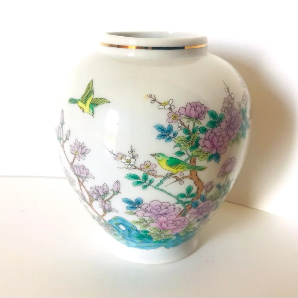 Vintage 1983 Enesco Japan Gold Trimmed Floral Birds Blossoms Small Vase.